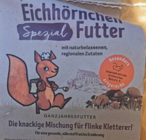 Eichhörnchen artgerechter Futtermix
